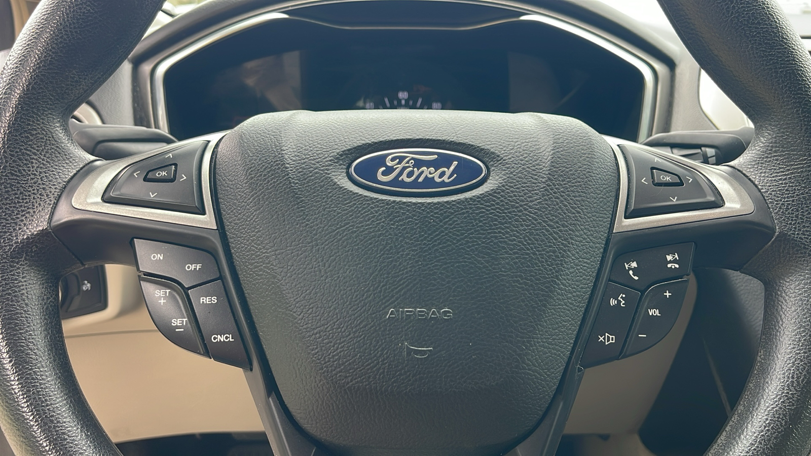 2018 Ford Fusion Hybrid SE 18