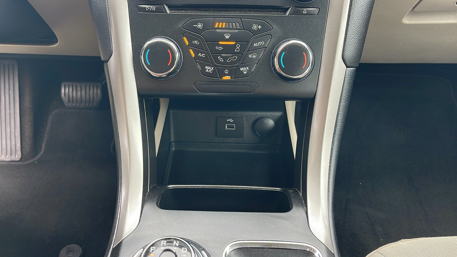 2018 Ford Fusion Hybrid SE 23