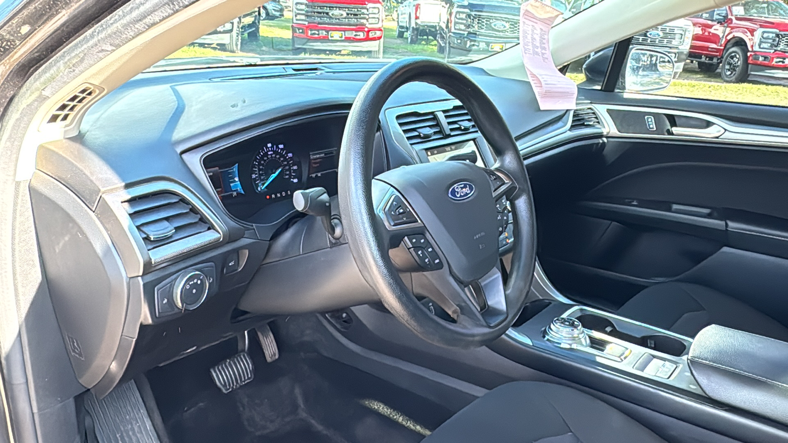 2018 Ford Fusion SE 28