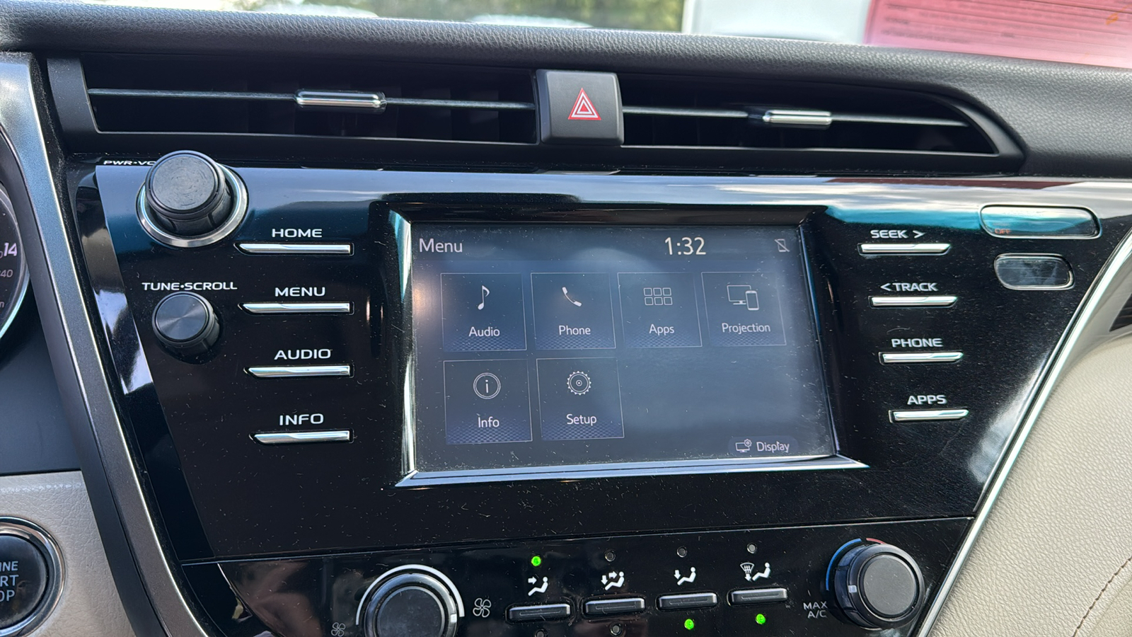 2018 Toyota Camry L 26