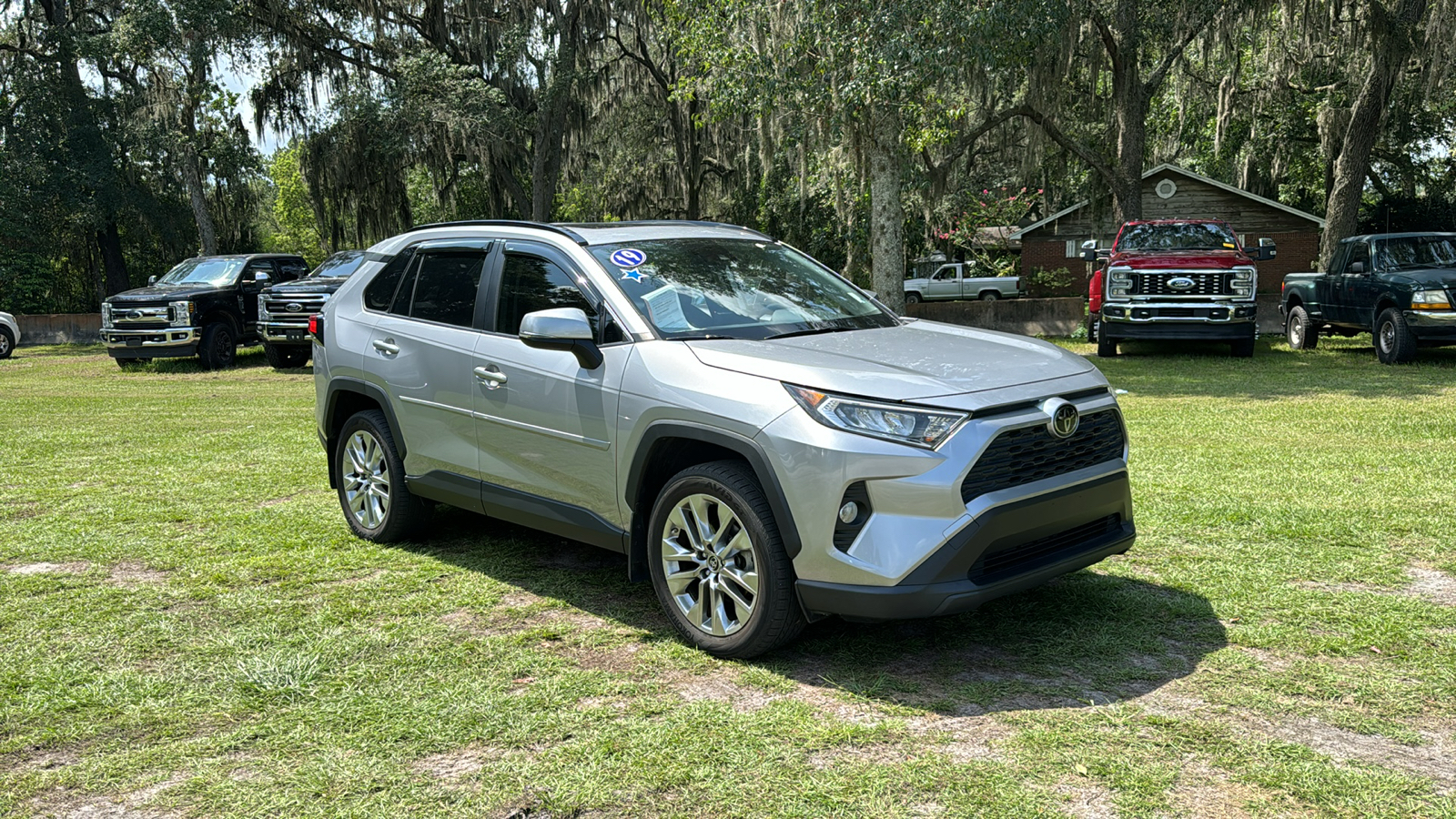 2019 Toyota RAV4 XLE Premium 1