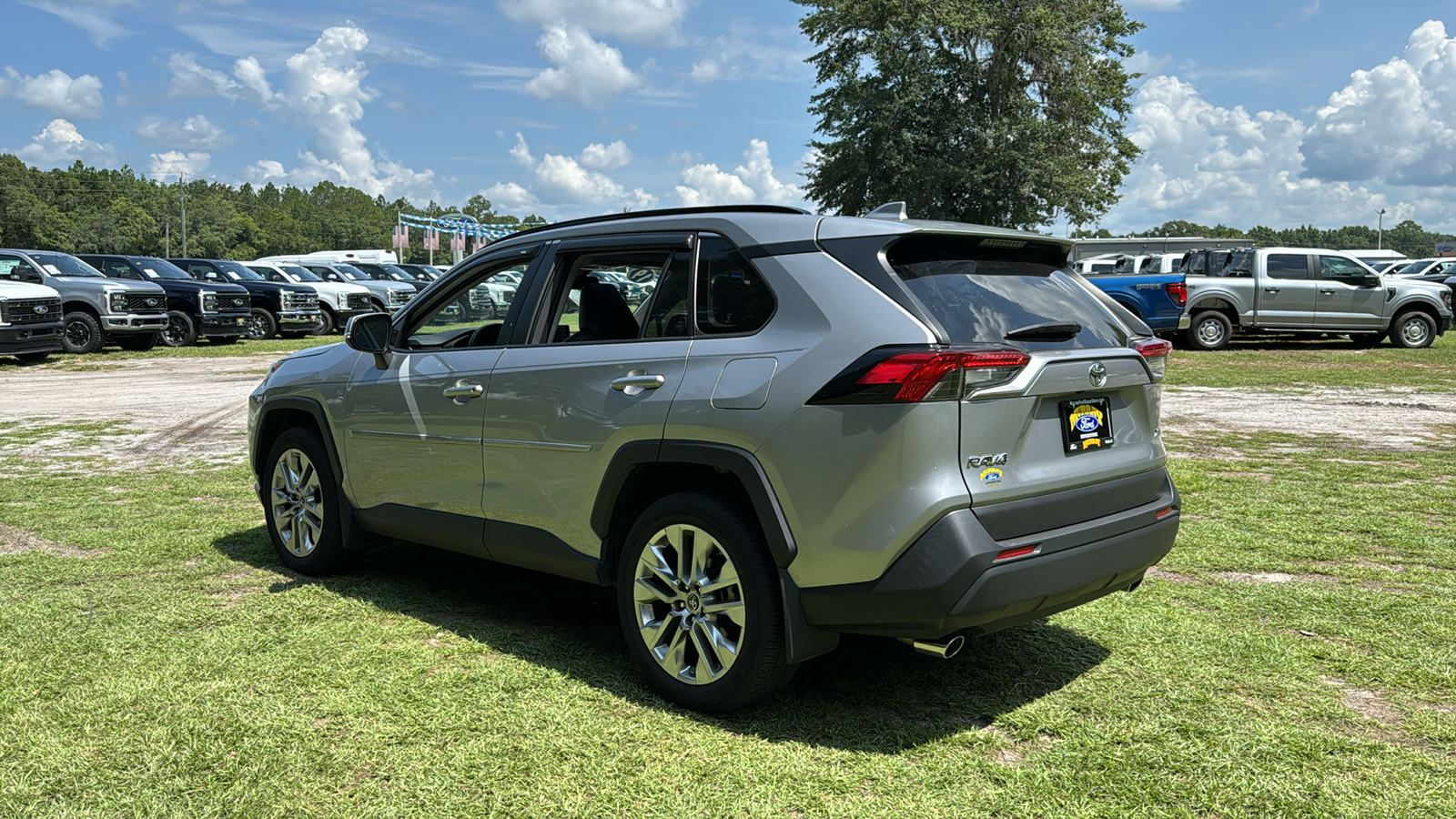 2019 Toyota RAV4 XLE Premium 4