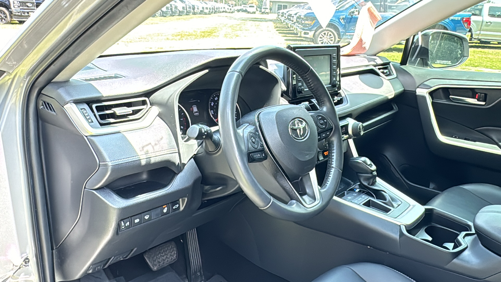 2019 Toyota RAV4 XLE Premium 31