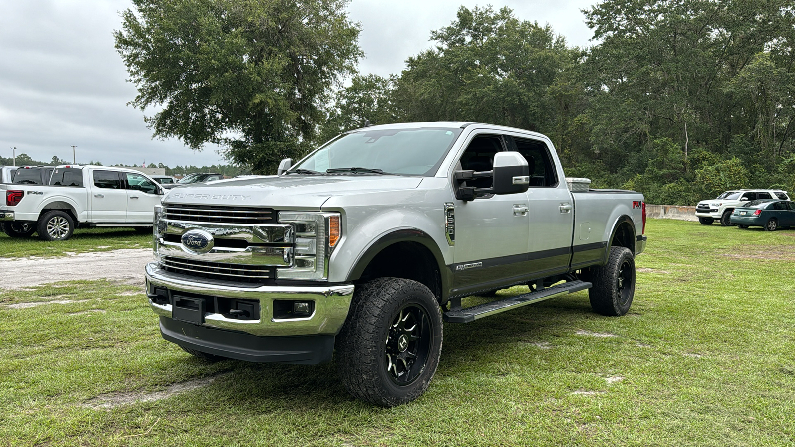 2019 Ford F-350SD Lariat 2