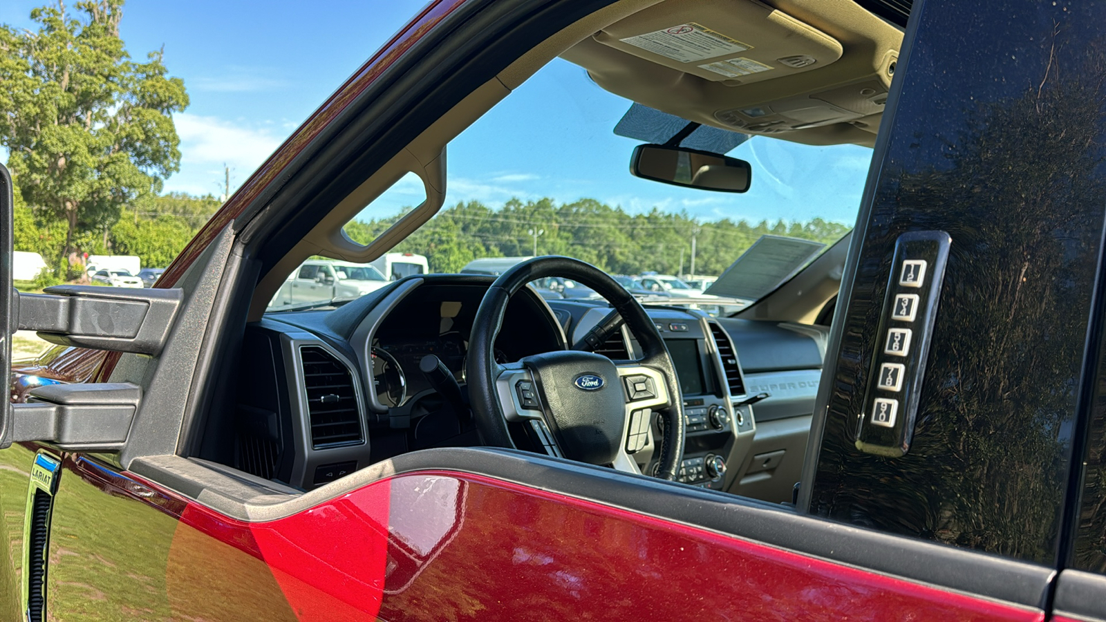 2019 Ford F-250SD Lariat 16