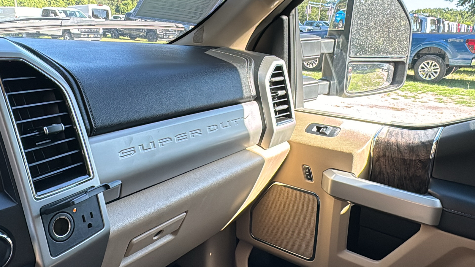 2019 Ford F-250SD Lariat 31