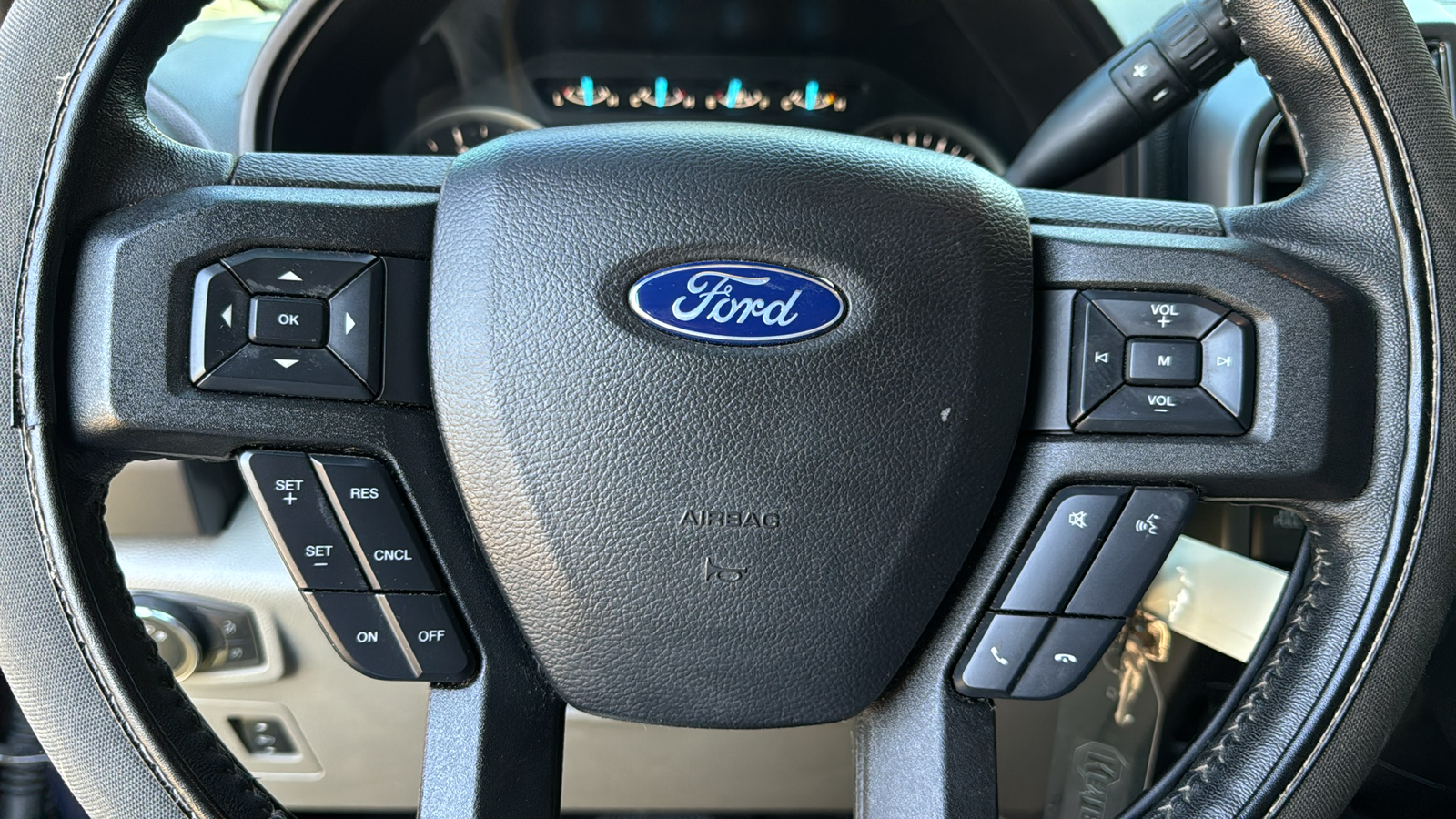 2019 Ford F-150 XLT 23