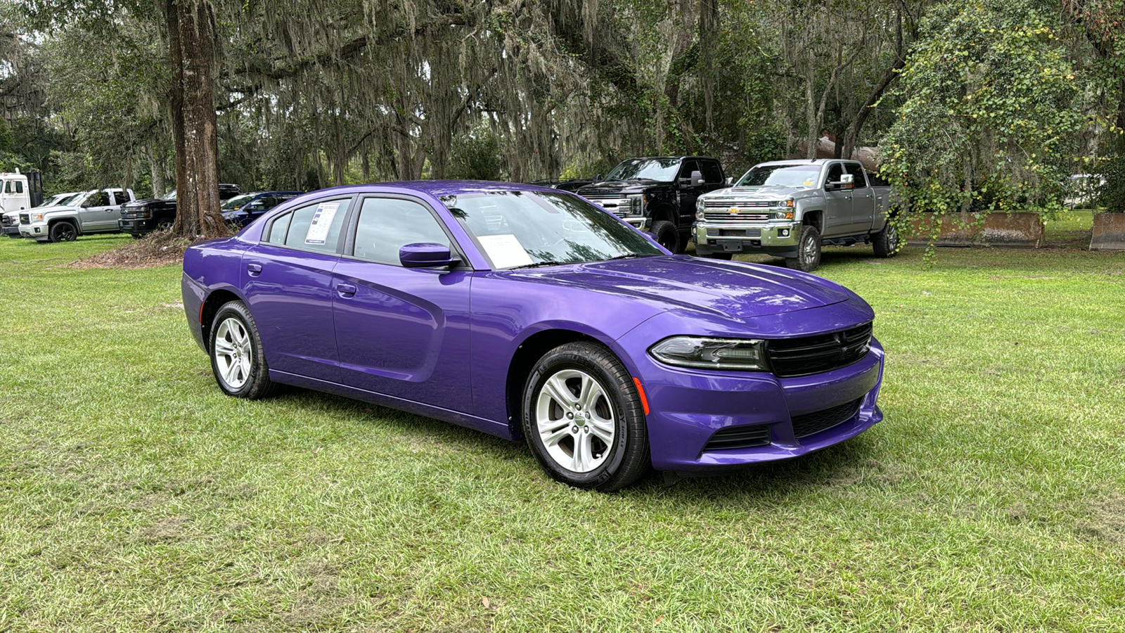 2019 Dodge Charger SXT 1