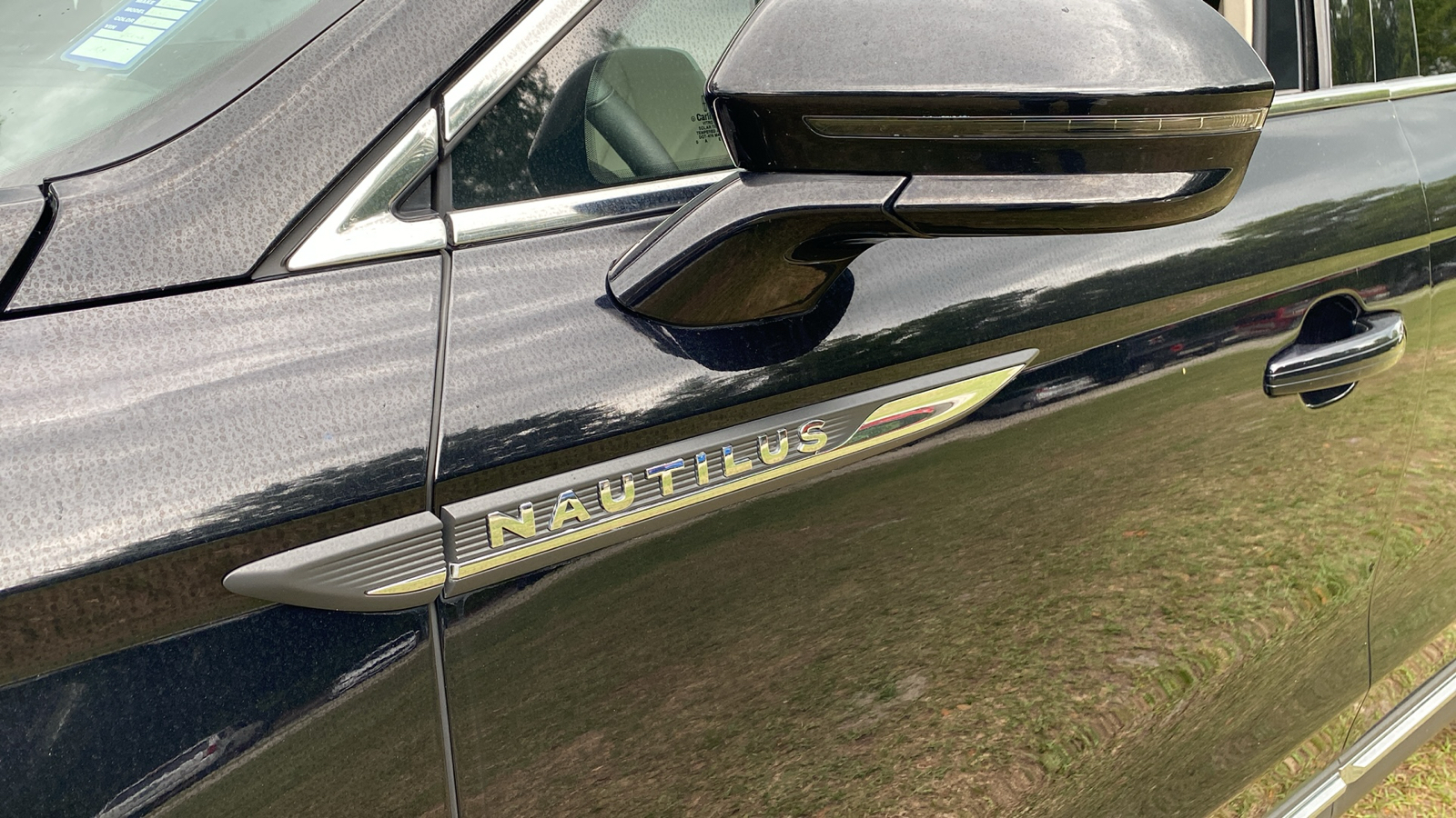 2020 Lincoln Nautilus Standard 7