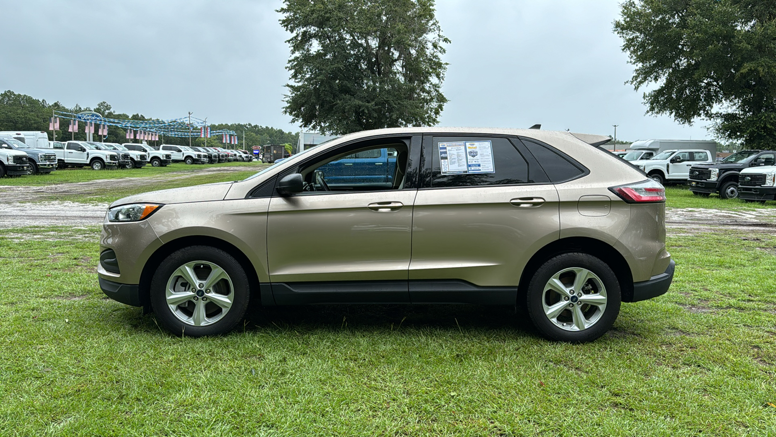 2021 Ford Edge SE 3