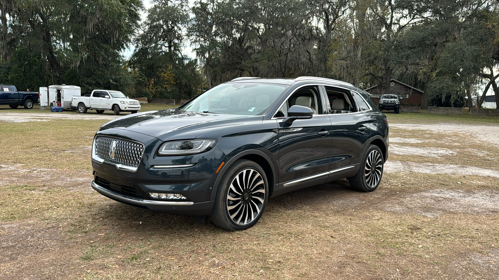 2021 Lincoln Nautilus Black Label 2