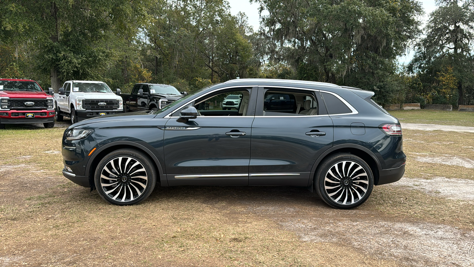 2021 Lincoln Nautilus Black Label 3