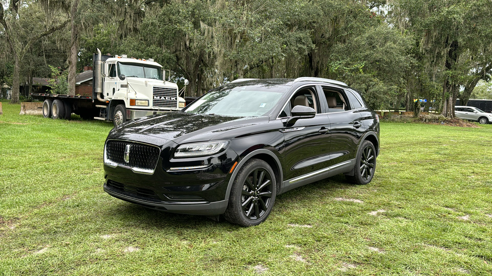 2021 Lincoln Nautilus Reserve 2