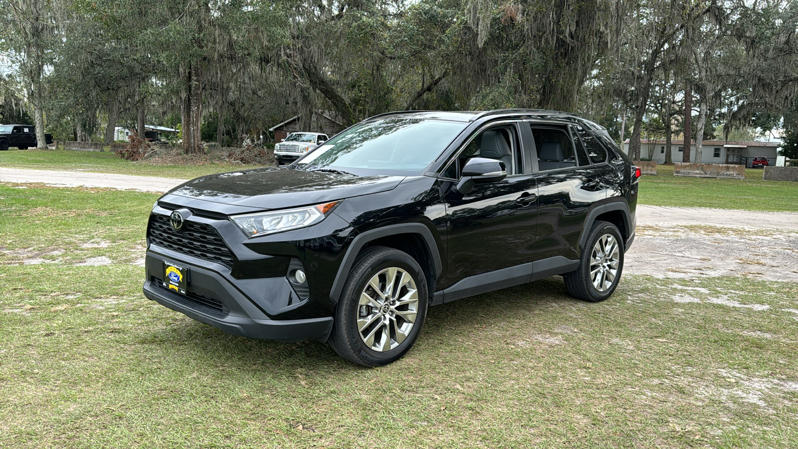 2021 Toyota RAV4 XLE Premium 2