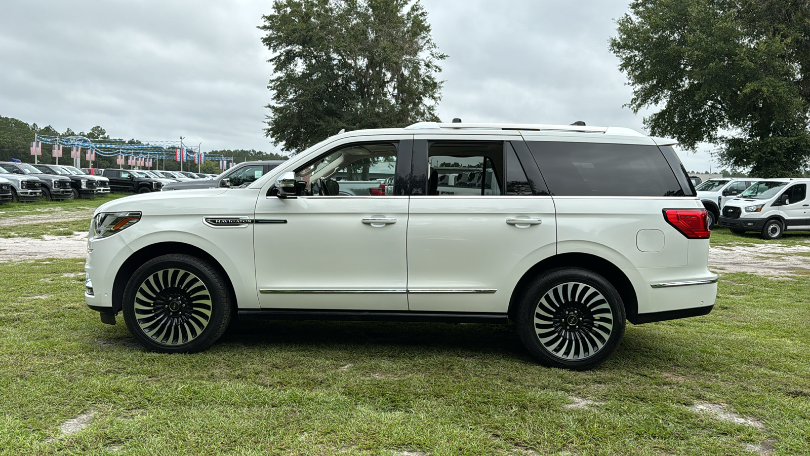 2021 Lincoln Navigator Black Label 3