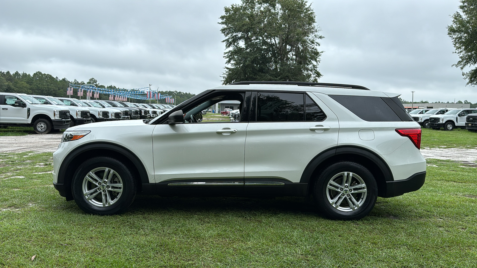 2021 Ford Explorer XLT 3