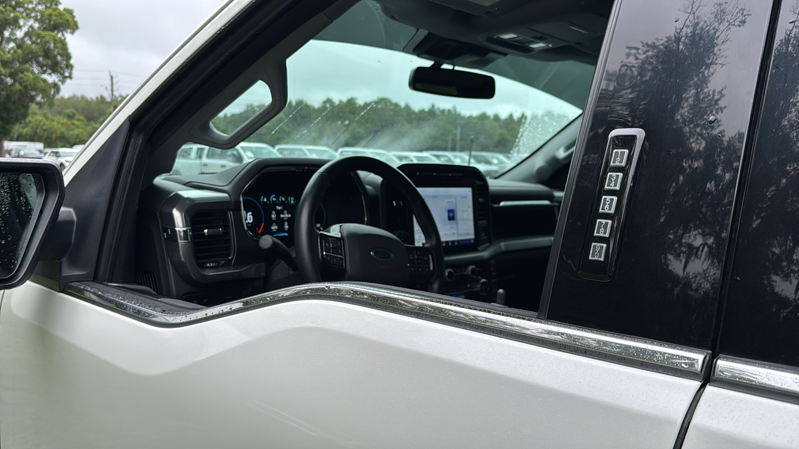 2021 Ford F-150 Lariat 14