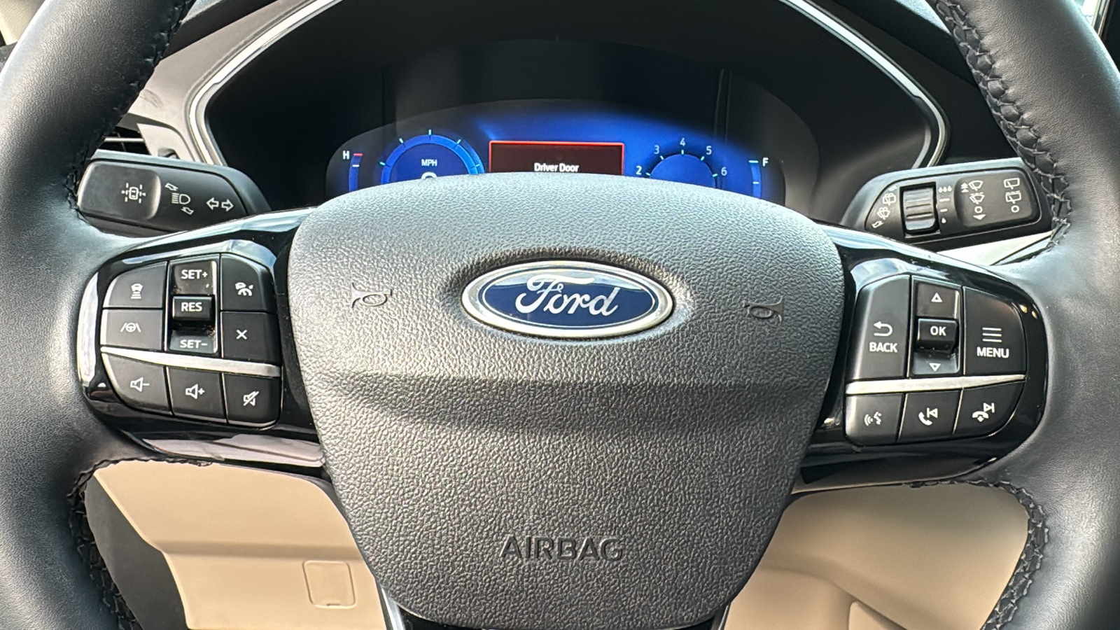 2021 Ford Escape SEL 17