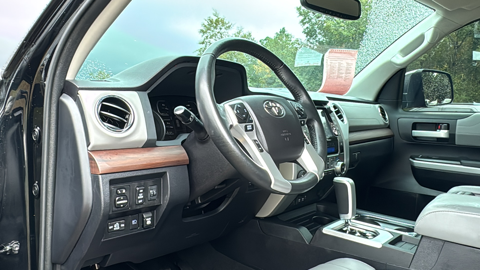 2021 Toyota Tundra Limited 32