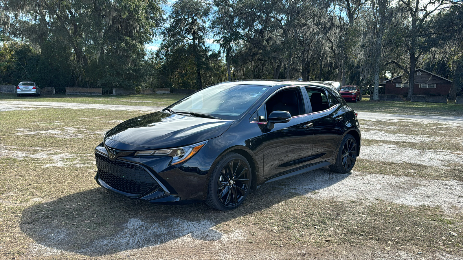 2022 Toyota Corolla Hatchback SE 2