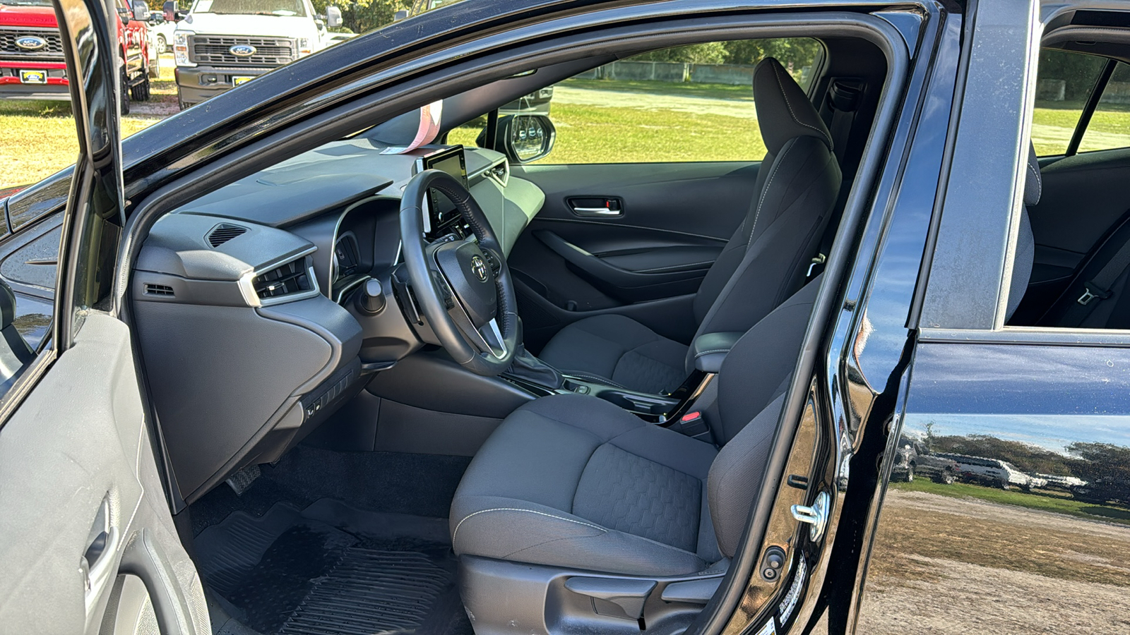 2022 Toyota Corolla Hatchback SE 12