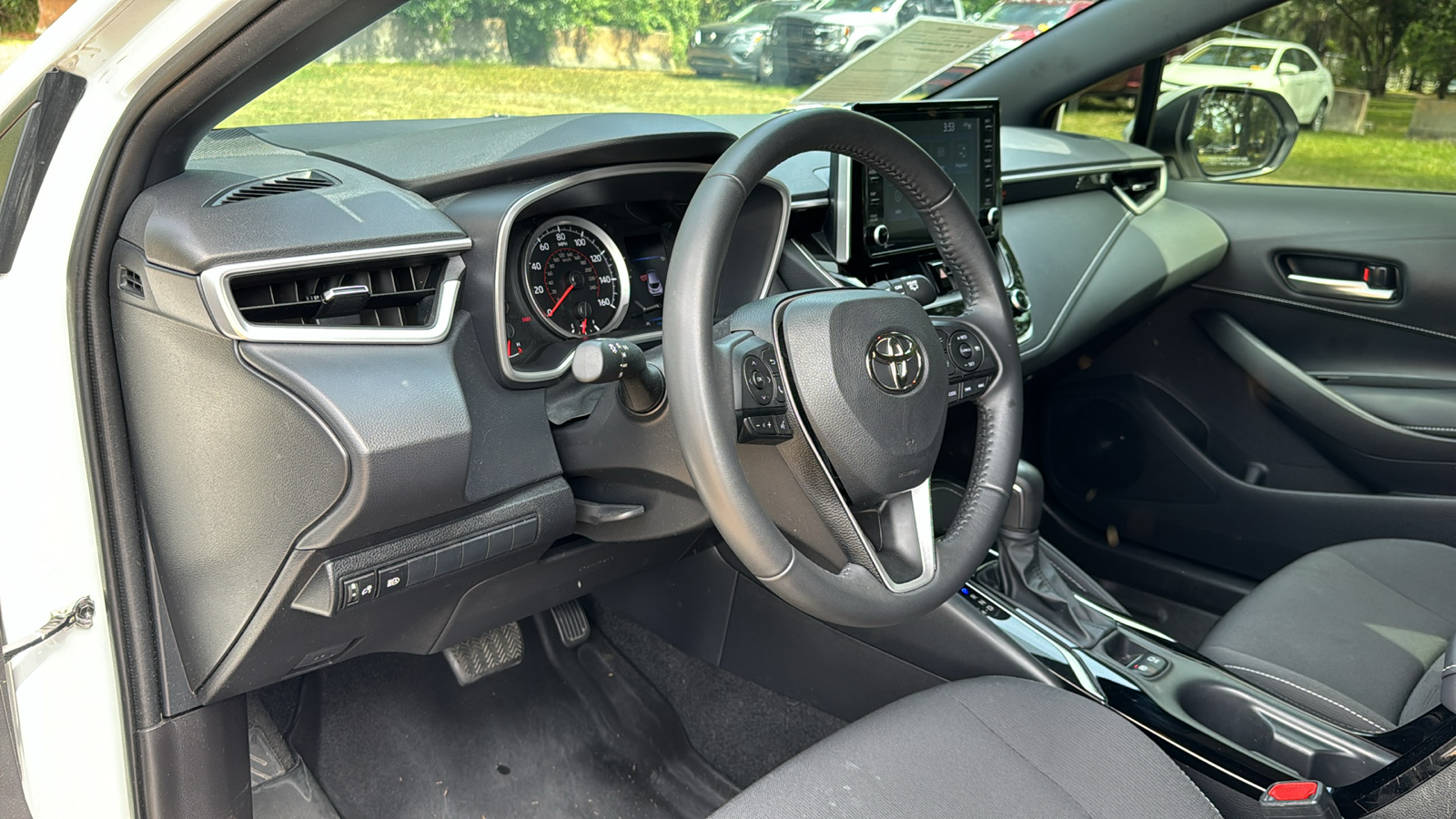 2022 Toyota Corolla Hatchback SE 31