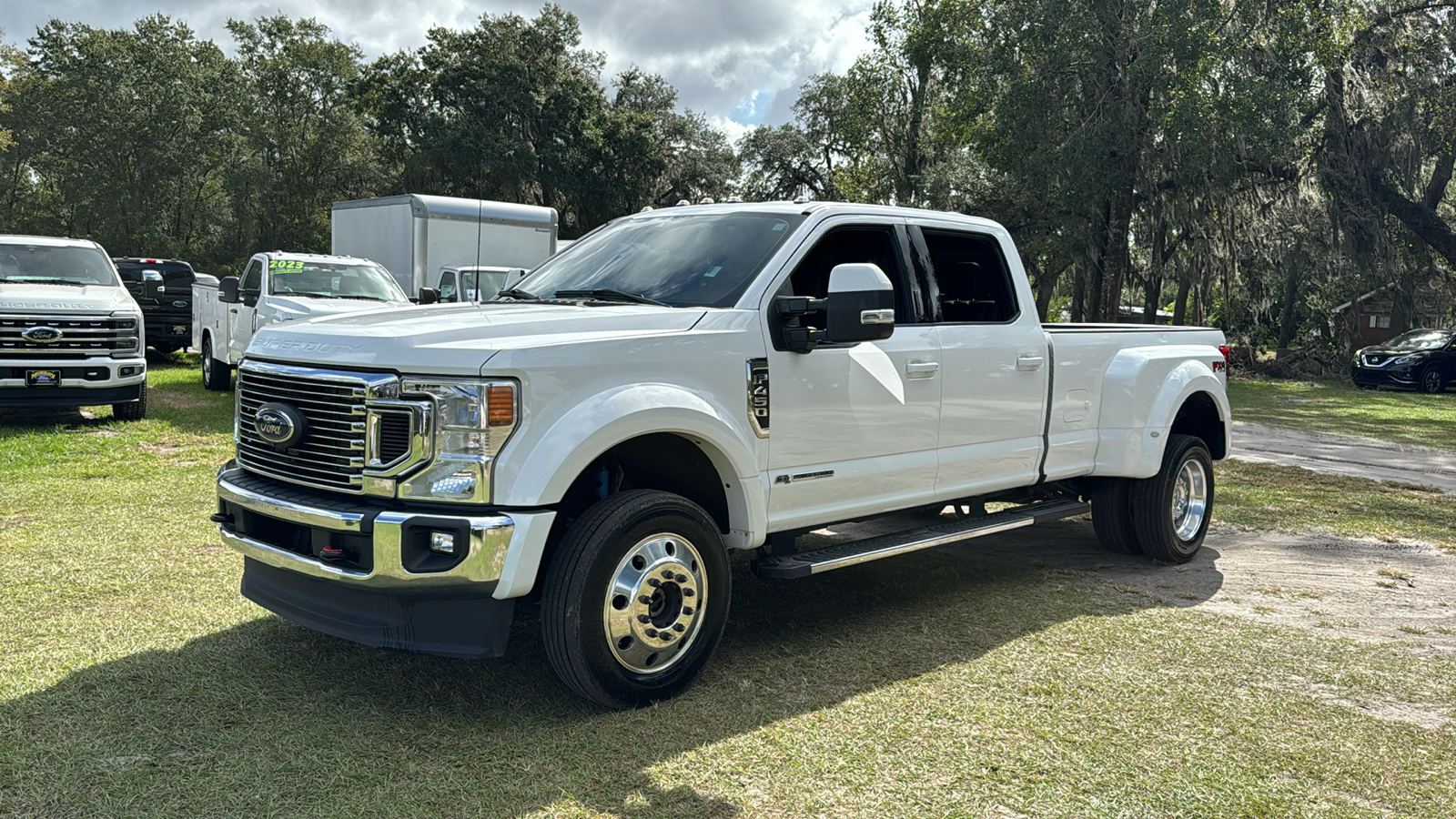 2022 Ford F-450SD Lariat 2