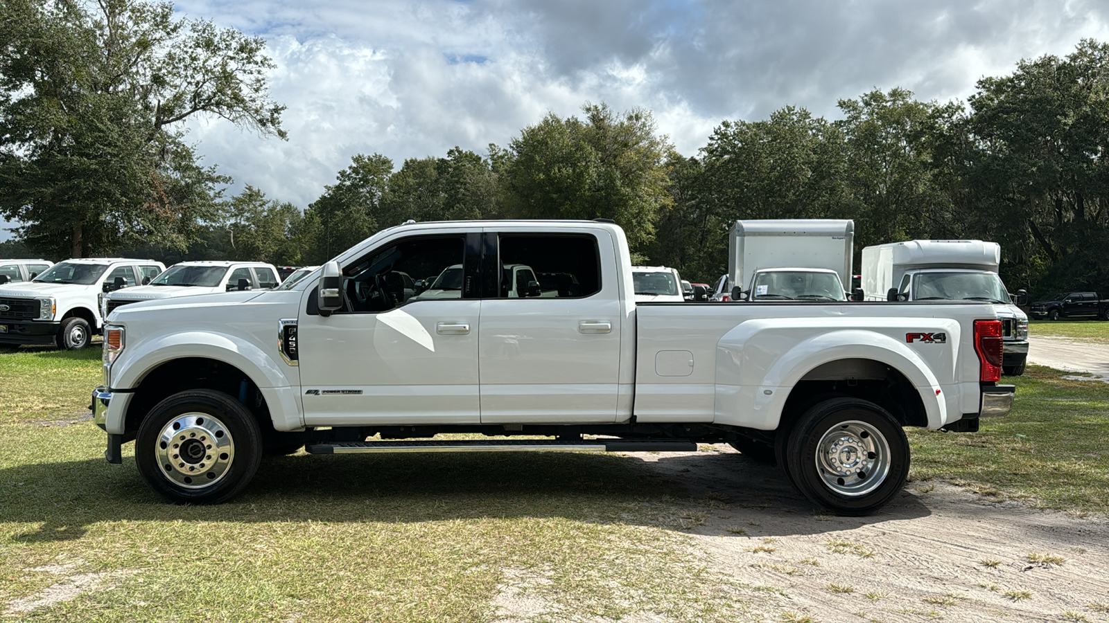 2022 Ford F-450SD Lariat 3