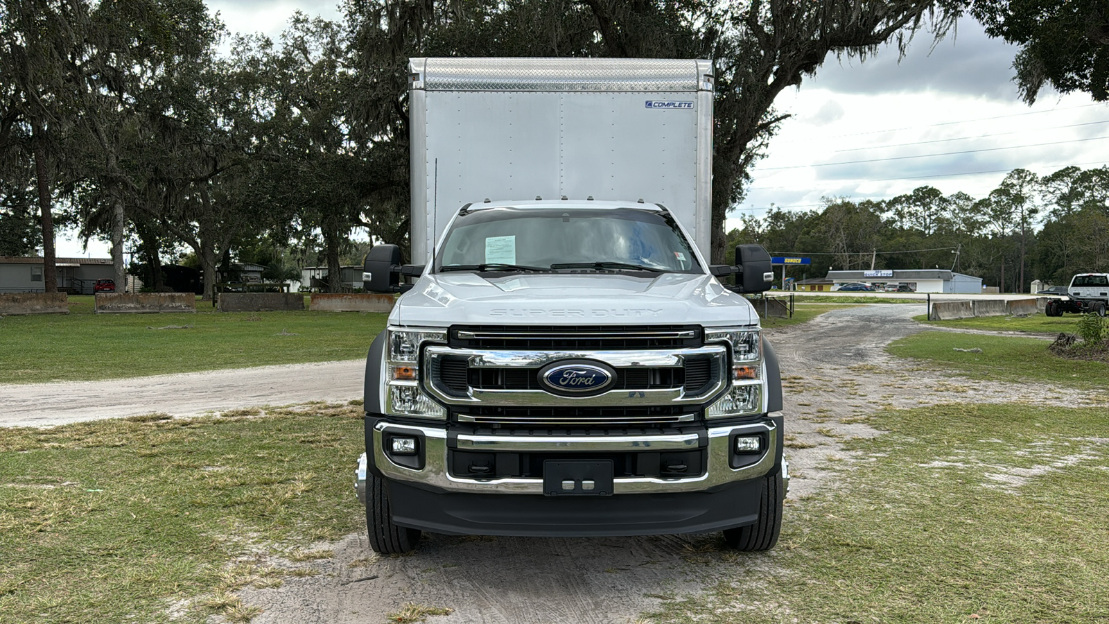 2022 Ford 550  14