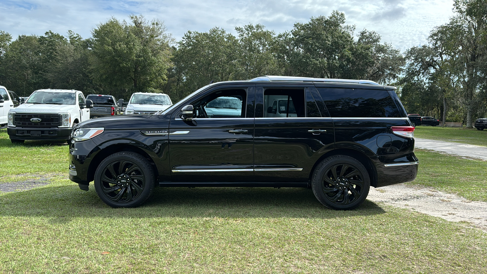 2022 Lincoln Navigator Standard 3