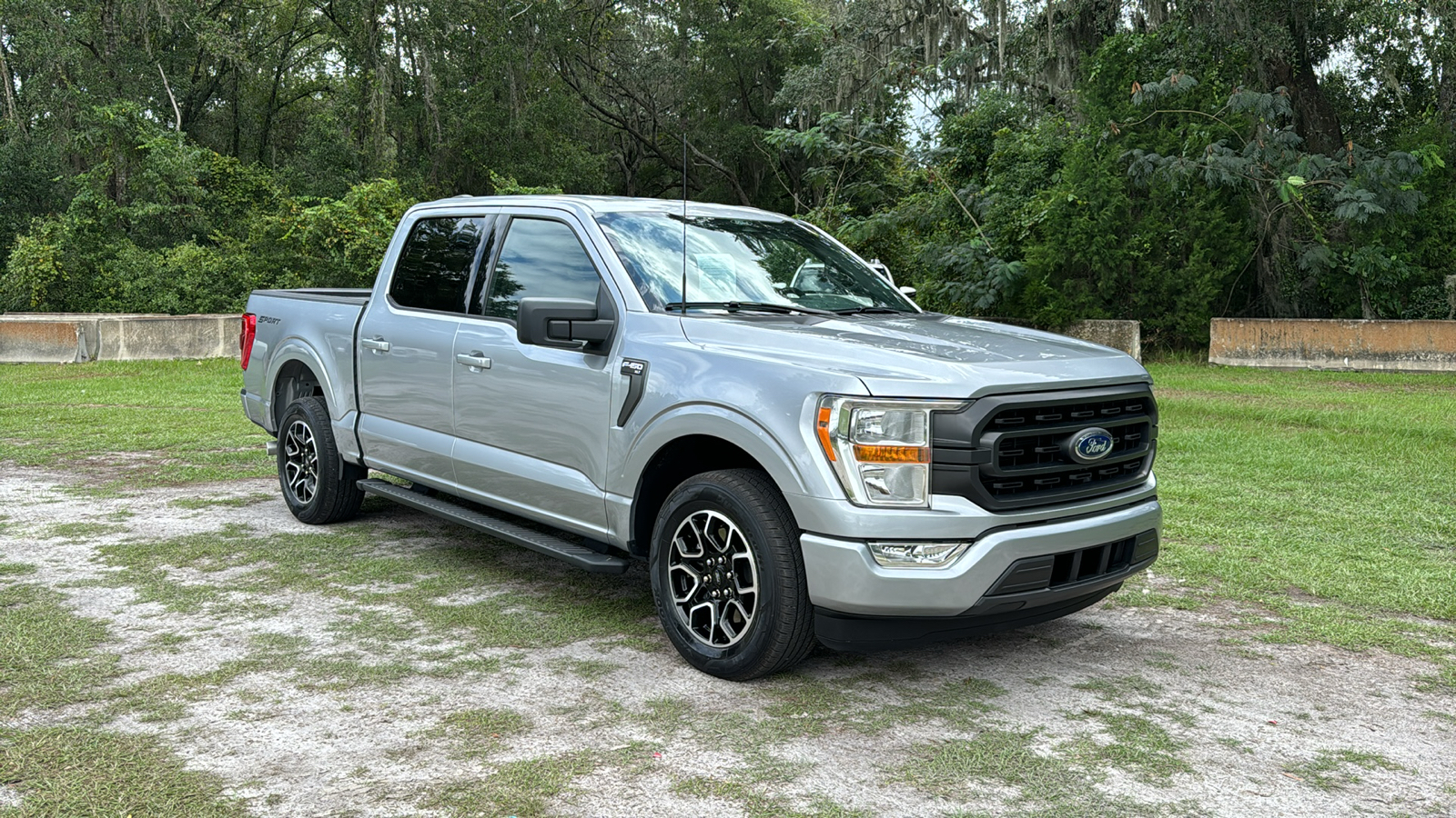 2022 Ford F-150 XLT 1