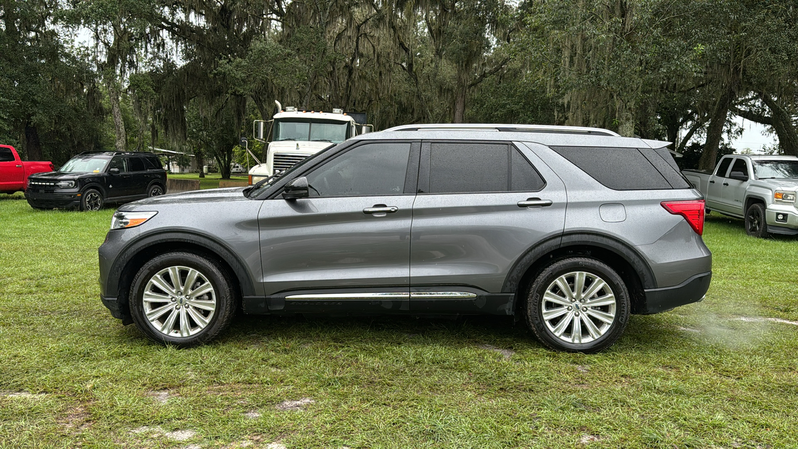 2022 Ford Explorer Limited 3