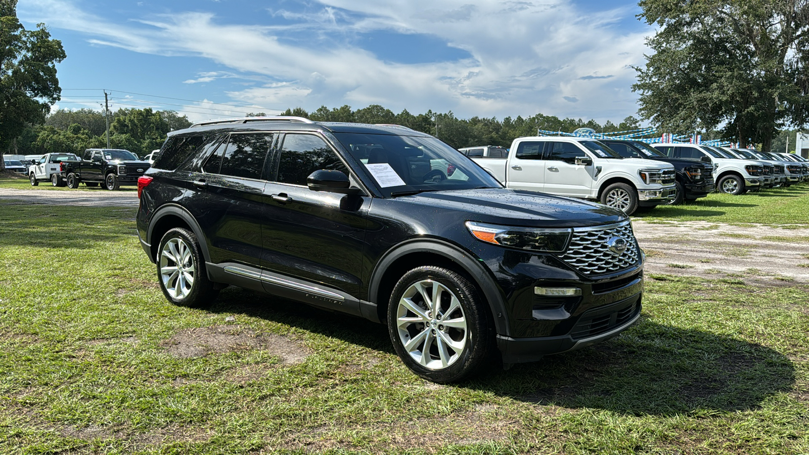 2022 Ford Explorer Platinum 1