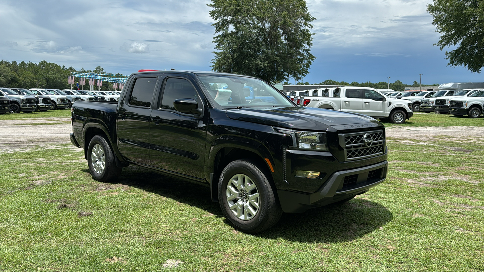 2022 Nissan Frontier SV 1