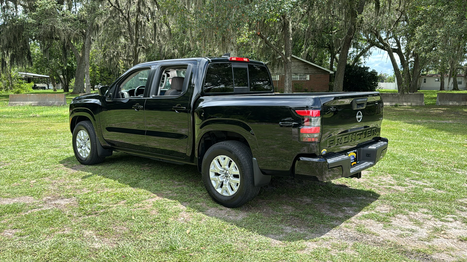 2022 Nissan Frontier SV 4