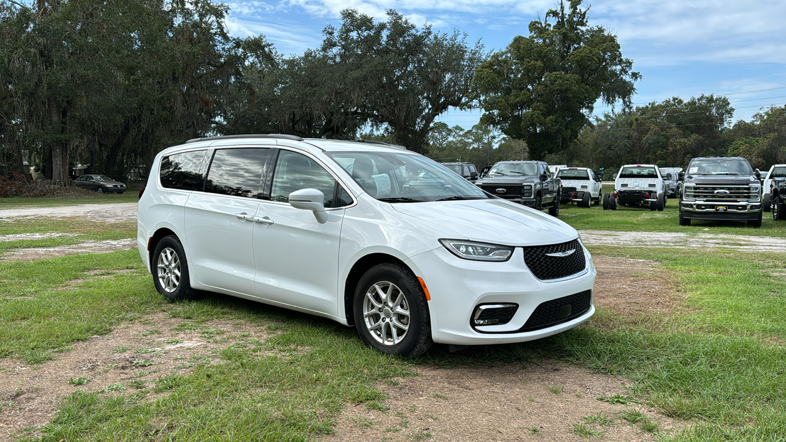 2022 Chrysler Pacifica Touring L 1