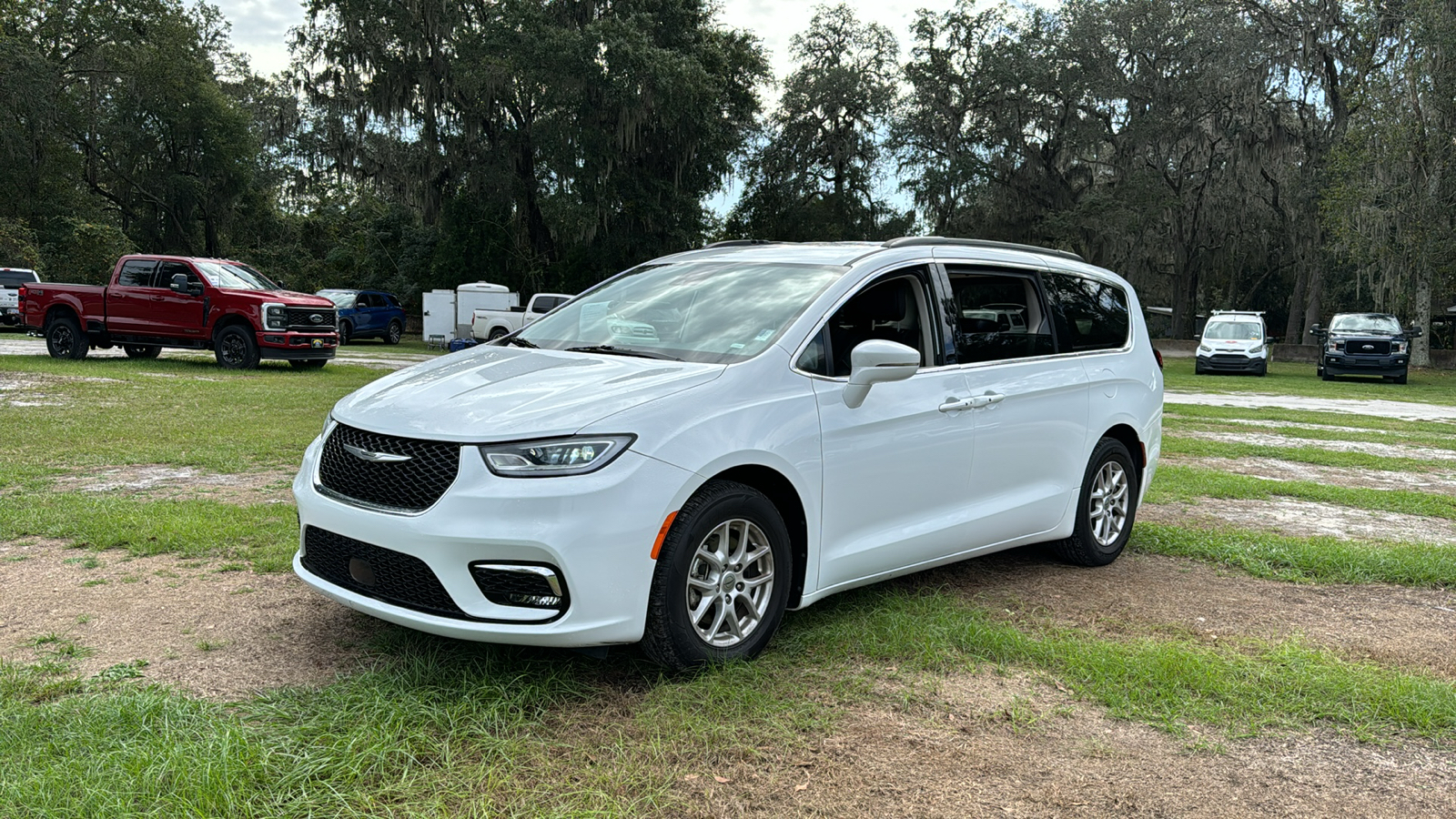 2022 Chrysler Pacifica Touring L 2