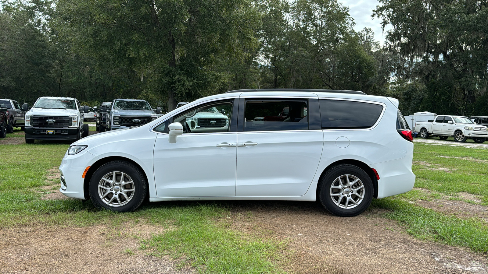 2022 Chrysler Pacifica Touring L 3