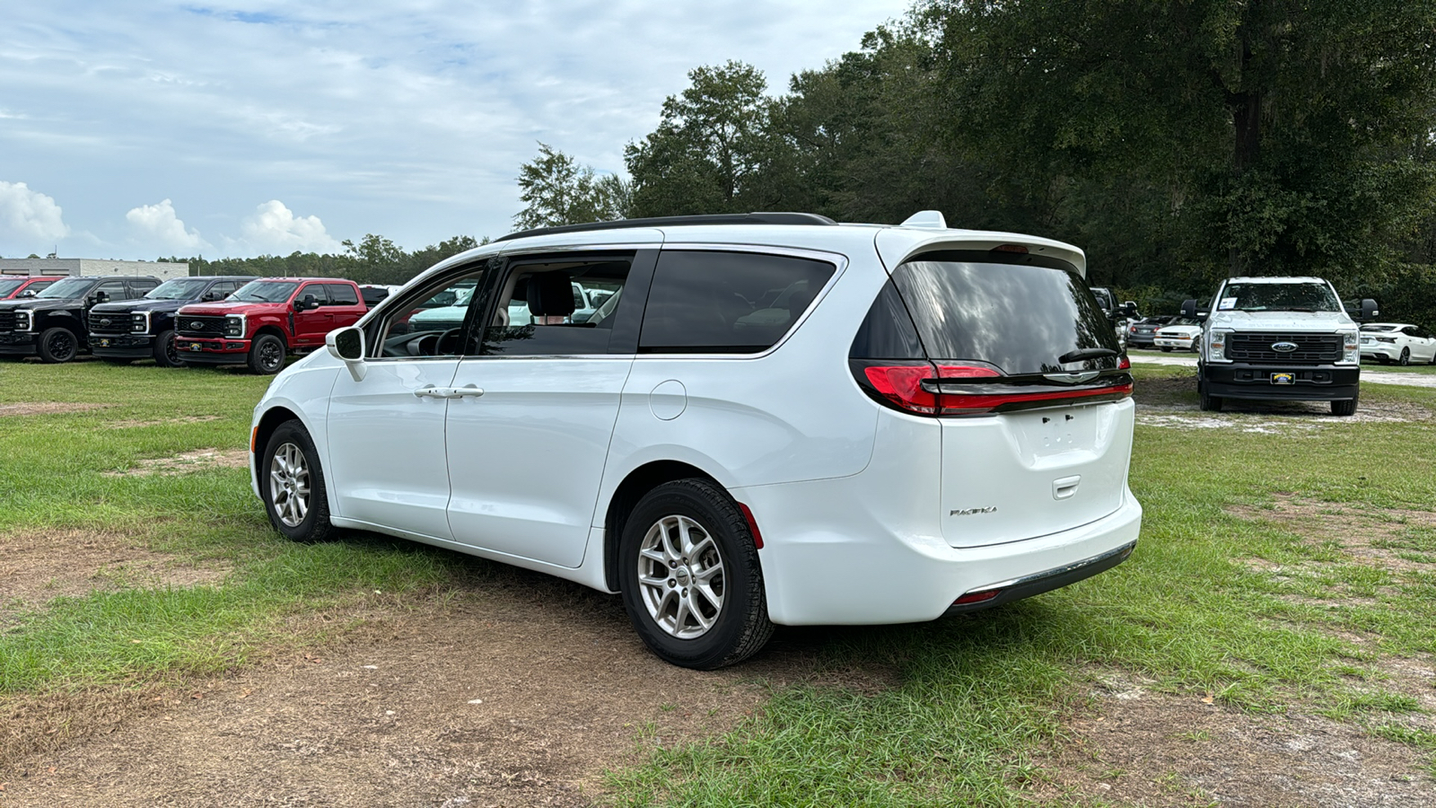 2022 Chrysler Pacifica Touring L 4