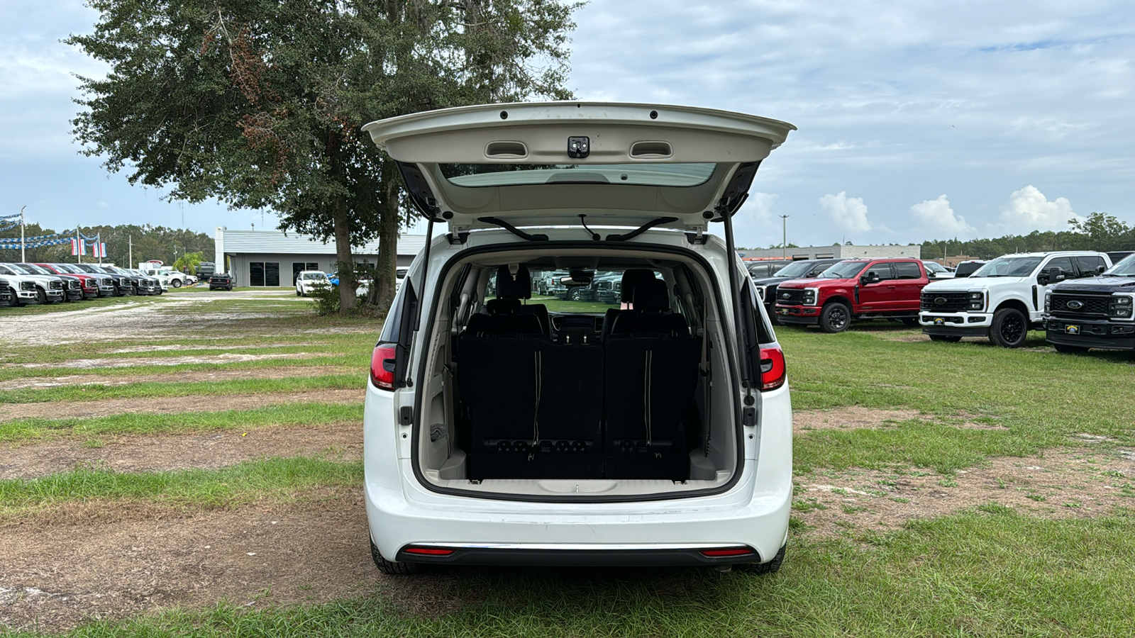 2022 Chrysler Pacifica Touring L 6