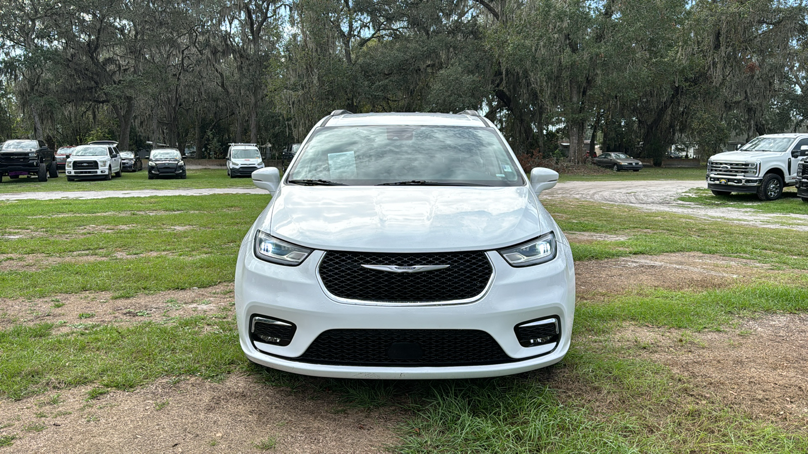 2022 Chrysler Pacifica Touring L 11