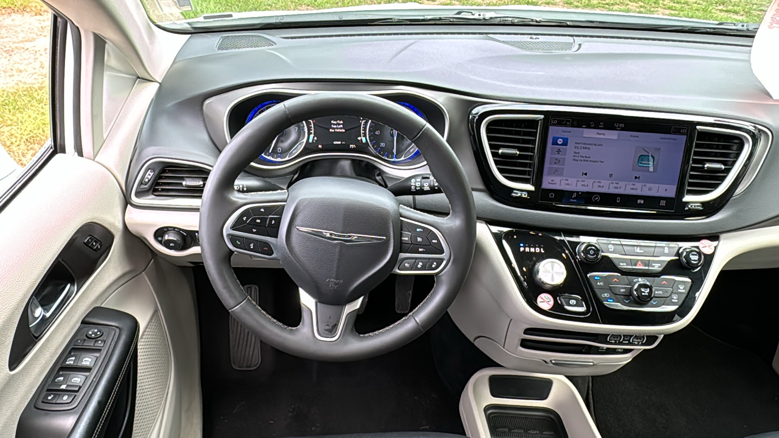 2022 Chrysler Pacifica Touring L 15