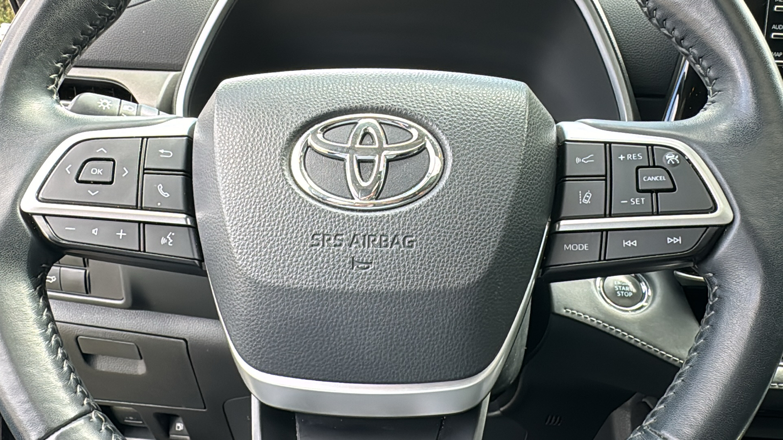 2022 Toyota Highlander XLE 22