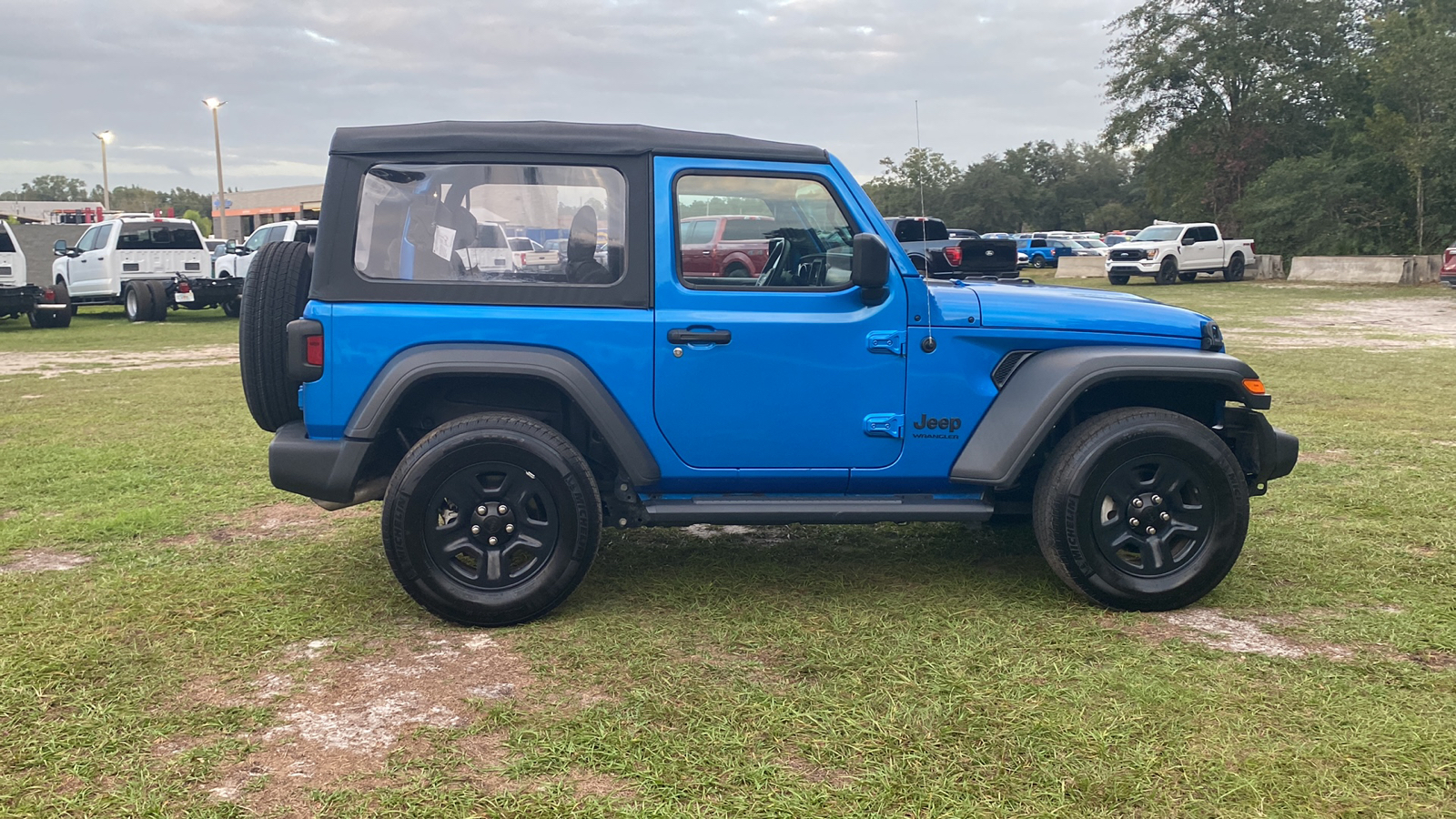 2022 Jeep Wrangler Sport 26