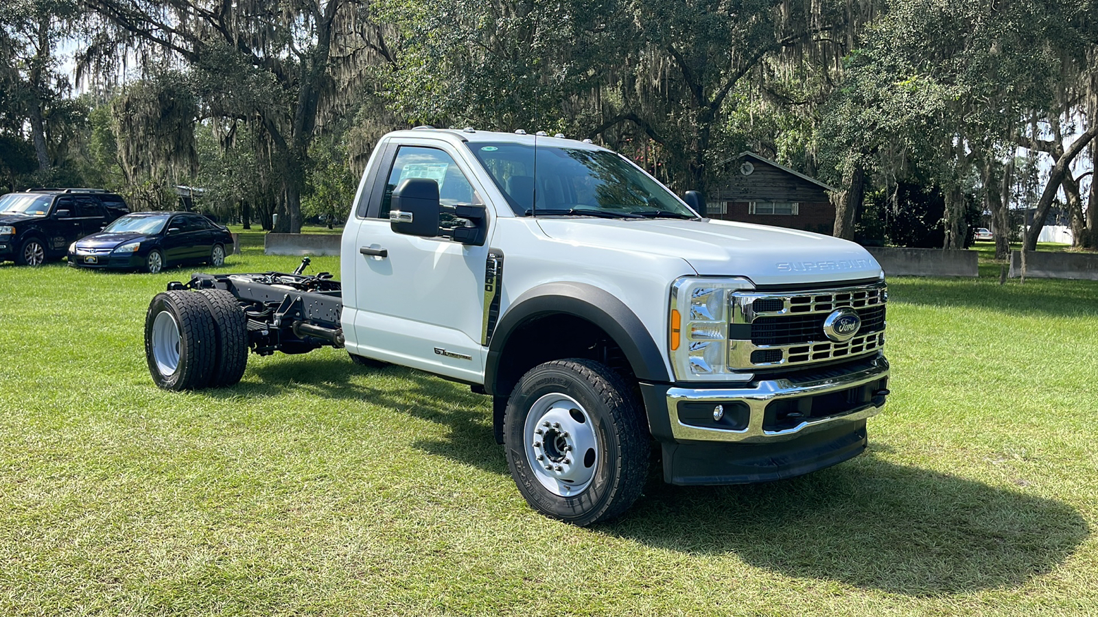 2023 FORD F-600  9