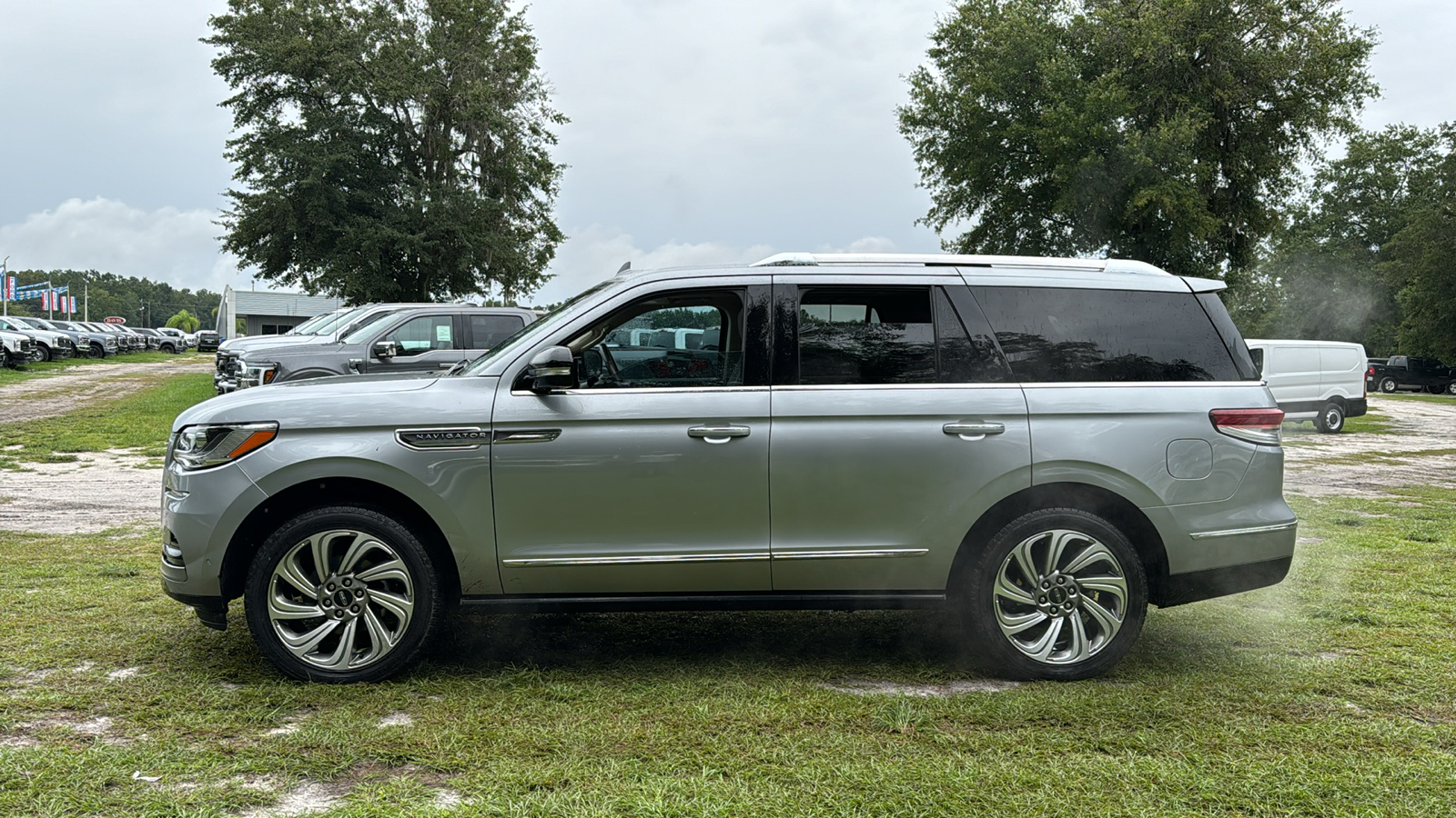 2023 Lincoln Navigator Standard 3