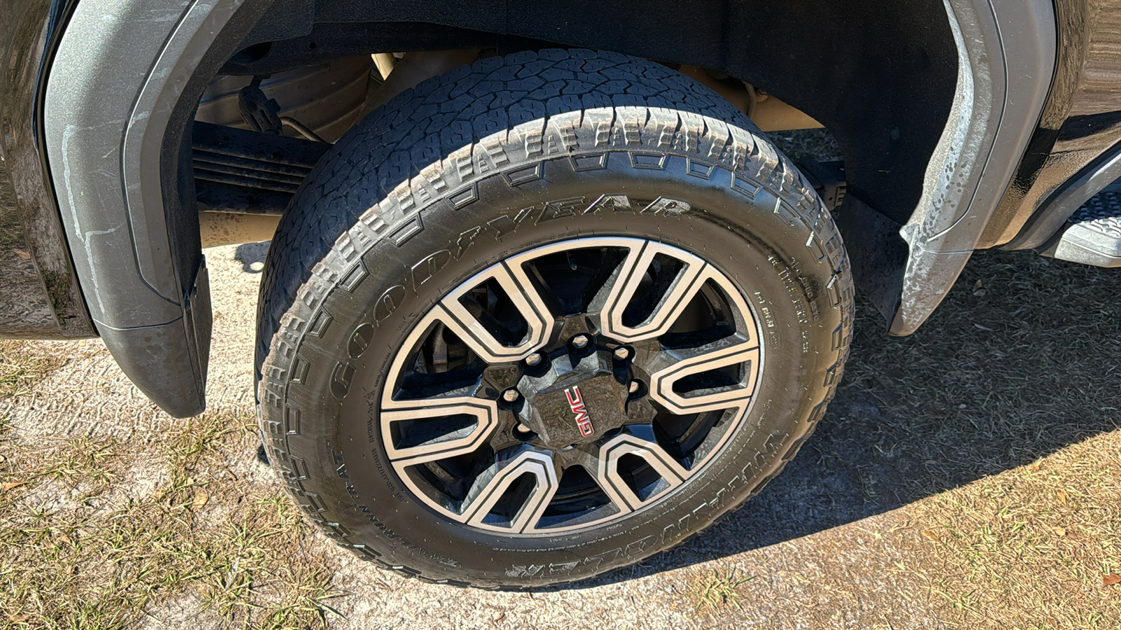 2023 GMC Sierra 2500HD AT4 6