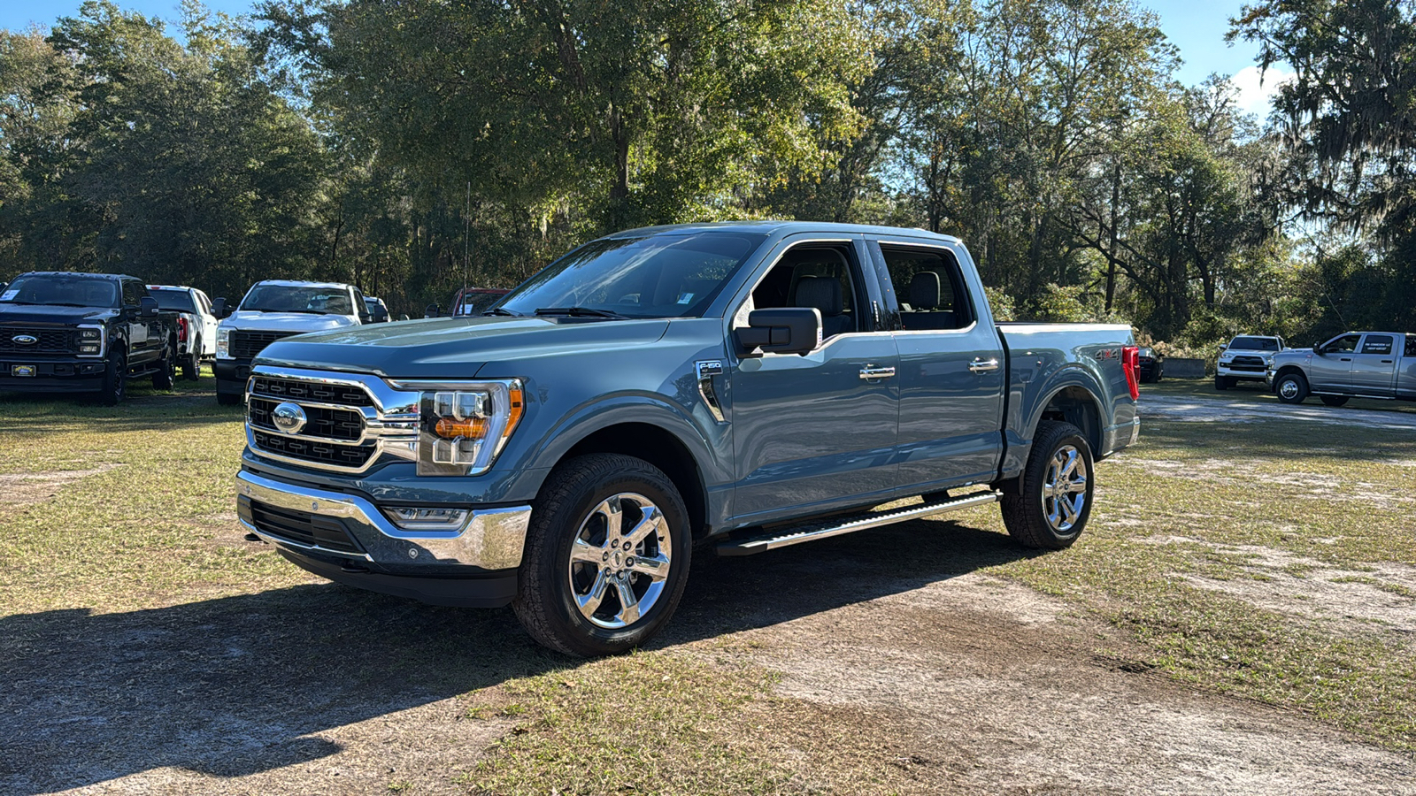 2023 Ford F-150 XLT 2