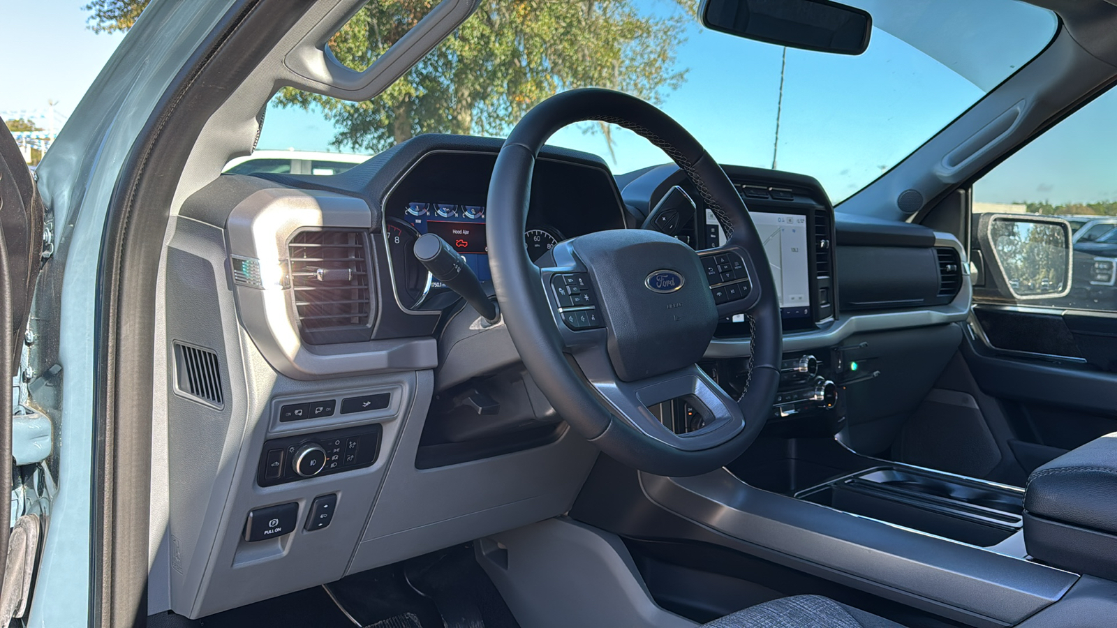 2023 Ford F-150 XLT 32