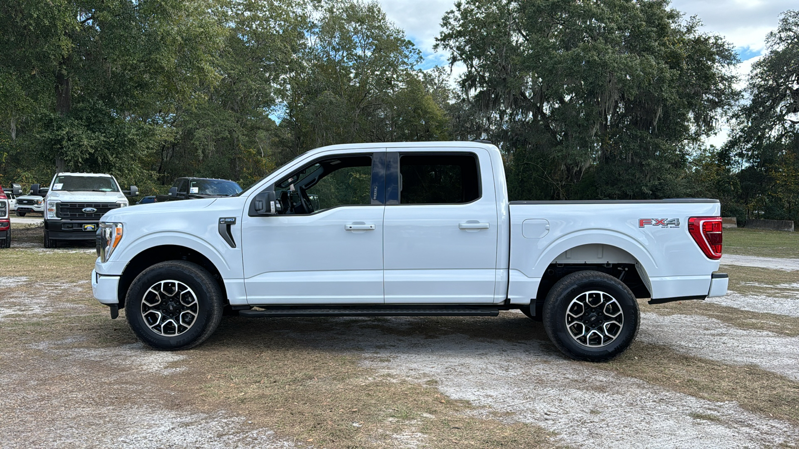 2023 Ford F-150 XLT 3